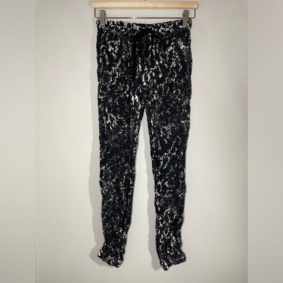 Revolve Enza Costa Lounge Pant in Chalk Print size 1 - Picture 4 of 8